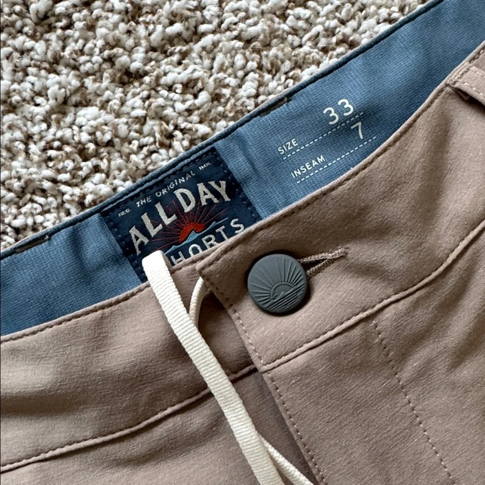 Faherty All Day Shorts Men’s Khaki Hybrid Chino Shorts Size 33